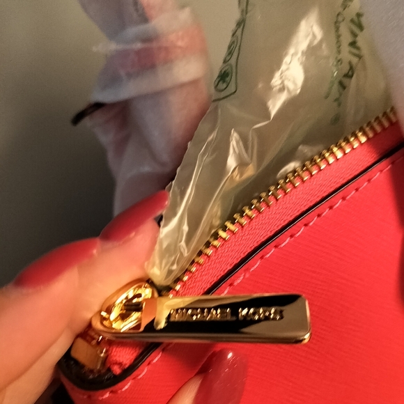 Michael Kors Jet set Deep Pink Tote - Picture 9 of 10